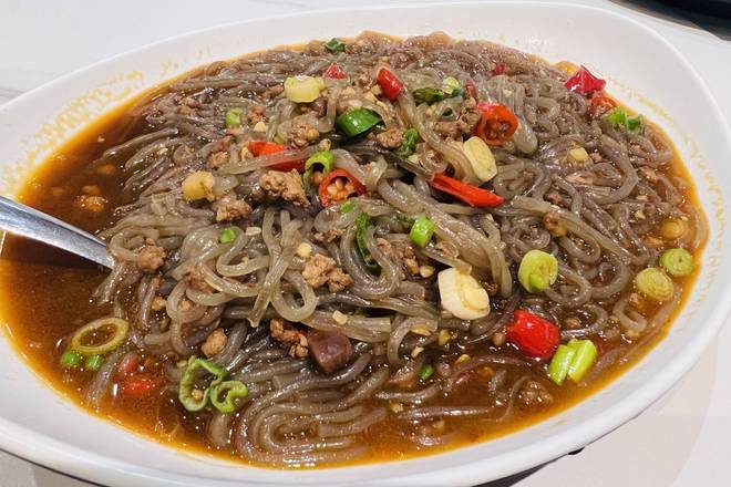 D5. 蚂蚁上树 / Nouilles Transparentes Sautées Aux Porc Haché / Stir Fried Glass Noodles with Minced Pork